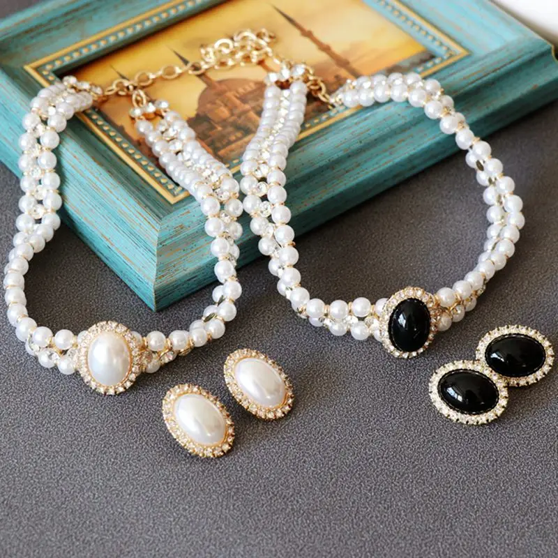 

2023 New Midwestern Light Luxury Pearl Necklace White Black Hepburn Style Imitation Silver Needle Earrings Set Cheongsam Dress