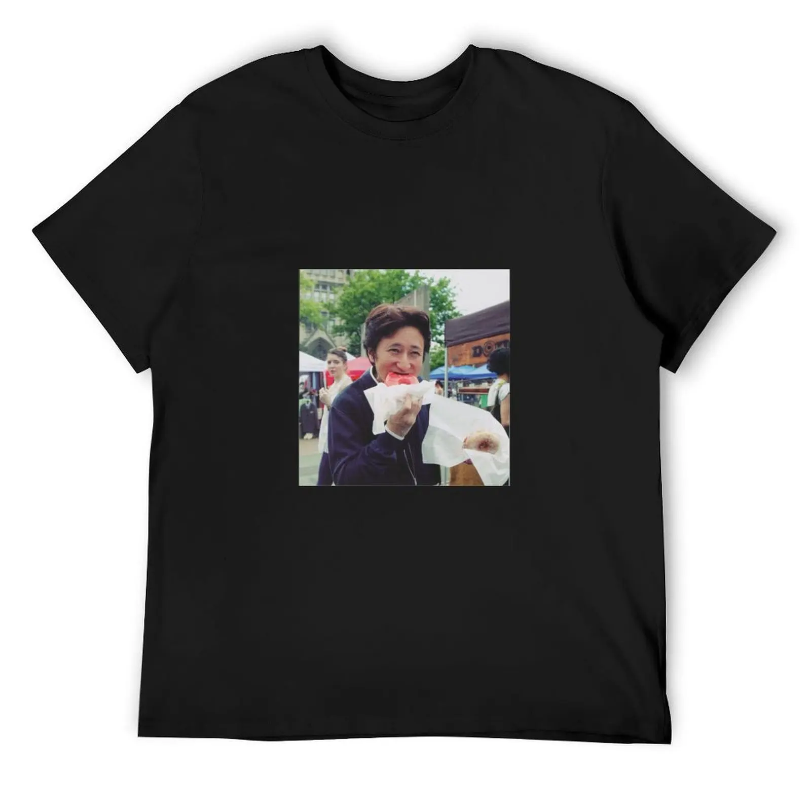 

Araki Eating Donut T-Shirt funny shirt cotton cute tops vintage clothes men graphic t shirts