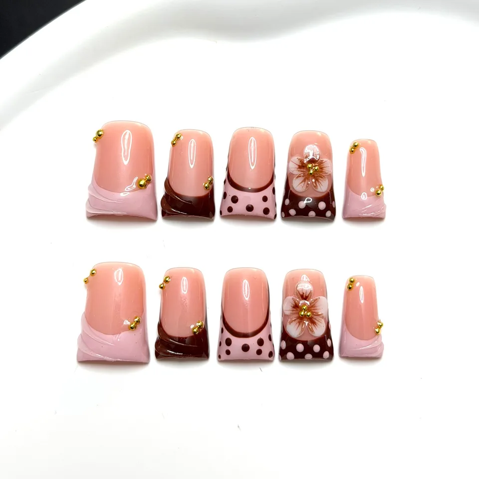 10 Piezas Uñas Postizas Hechas a Mano de Estilo Retro de Alta Gama, con Patrones Pintados a Mano, Lunares y Diminutas Cuentas Doradas Brillantes 2