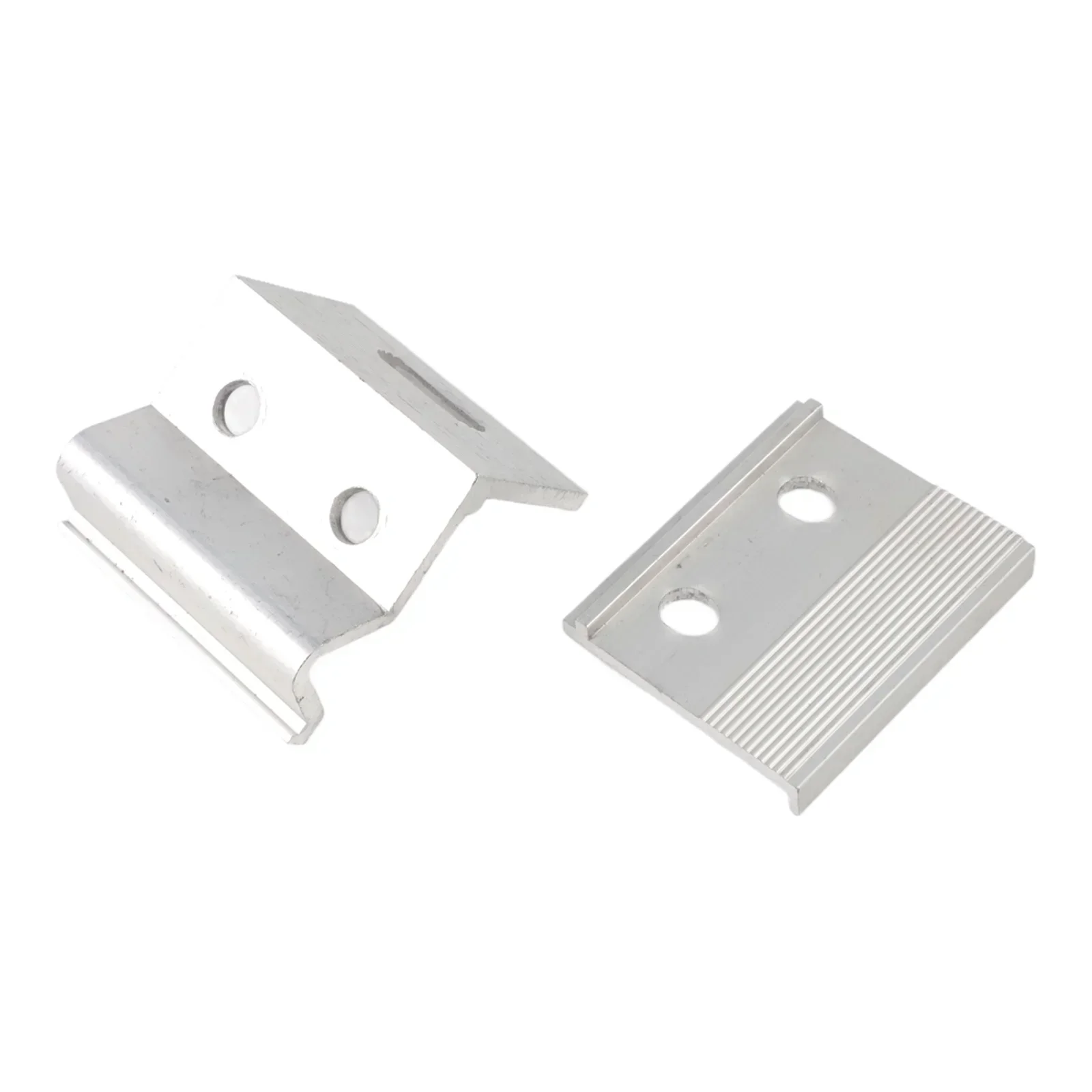 

4 крепления из алюминиевого сплава для фотоэлектрических панелей с комплектом винтов для надежной установки на различных кровельных покрытиях, включая черепицу