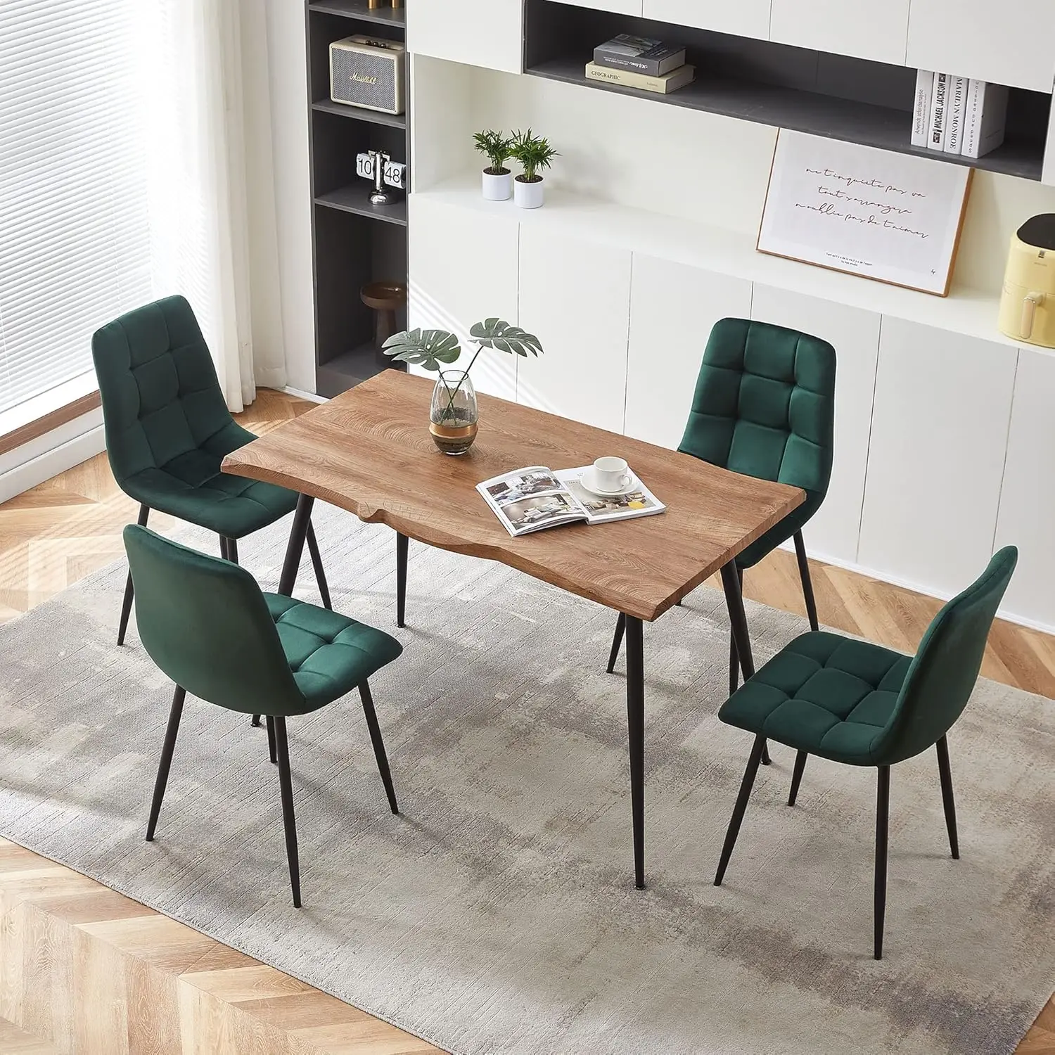 Conjunto de mesa de jantar de 5 peças, 47 pol. mesa de cozinha retangular irregular moderna e 4 cadeiras laterais estofadas em veludo verde floresta, metal l
