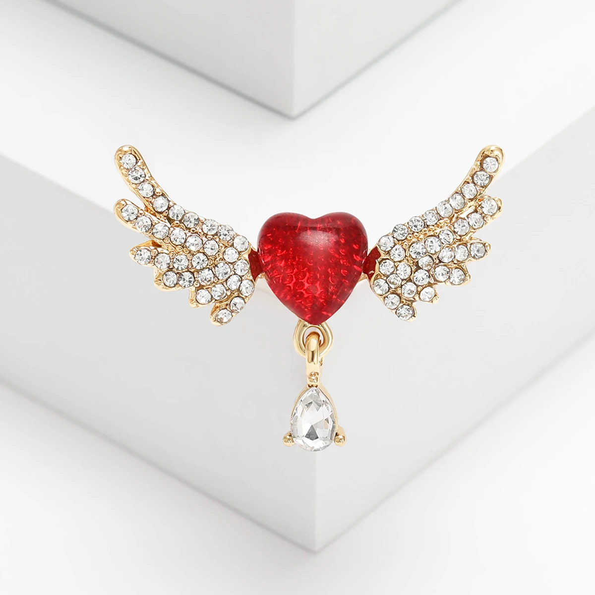 Beautiful Angel Wings Brooches for Women Unisex Glamour Pins Multi-color Available Office Party Accessories Gifts