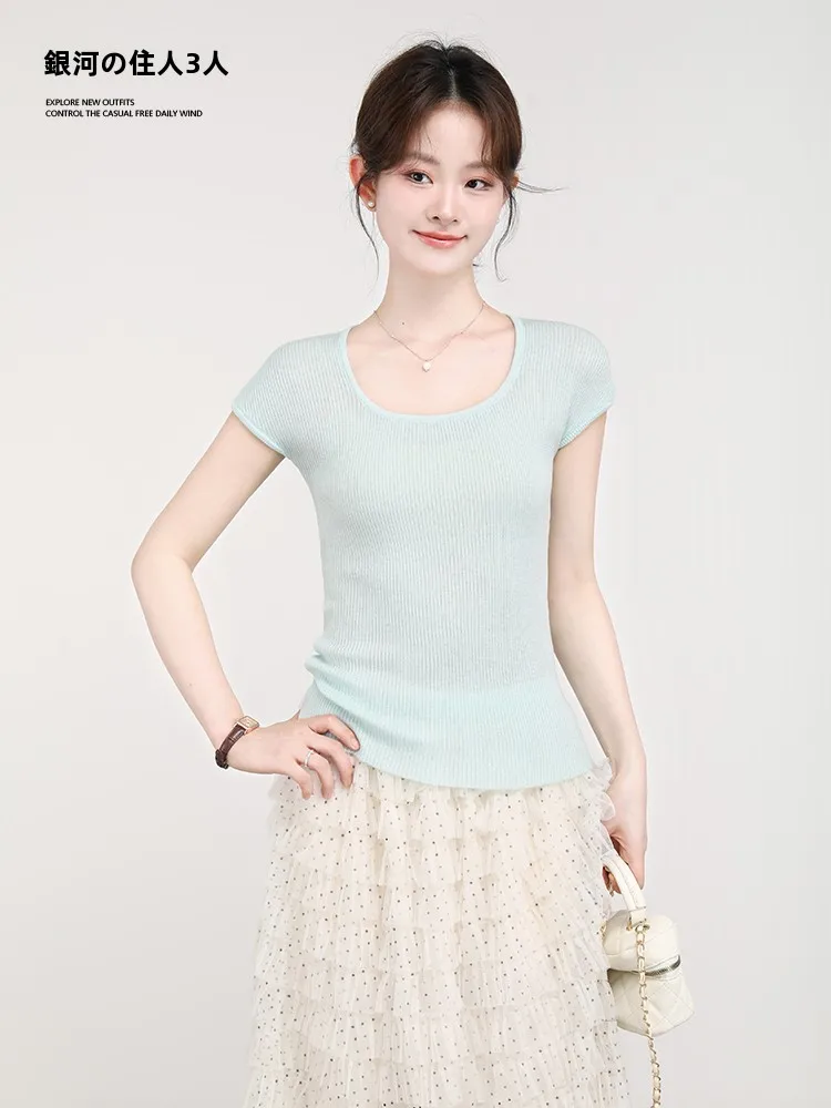 

Женская эластичная футболка Slim Fit с U-образным вырезом и коротким рукавом, зеленая, с принтом «Три жителя Галактики», летняя коллекция 2026, повседневная одежда