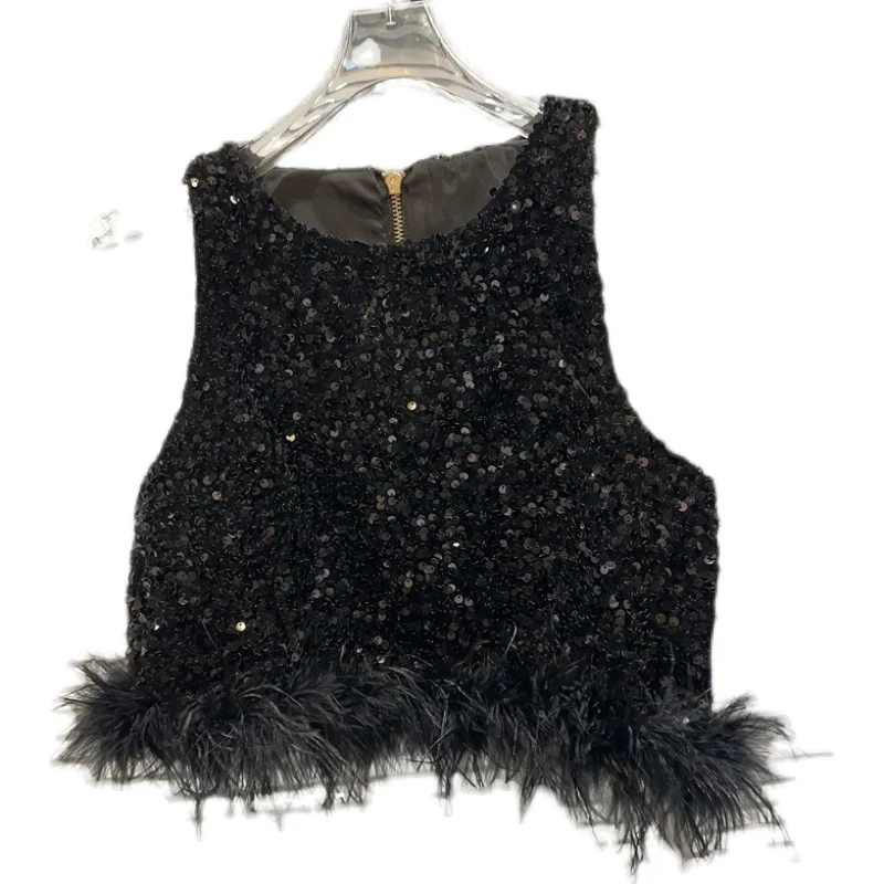 เสื้อกั๊กซิปแต่งเลื่อมขนนก แบรนด์ดังสุดฮิตสำหรับสาวๆ สไตล์ฝรั่งเศส ทรงตรง รุ่นใหม่ล่าสุดสำหรับฤดูหนาว ไซส์เล็ก ทรงปกติ...