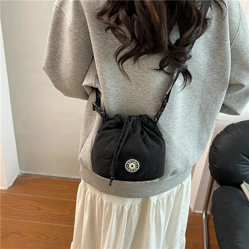 

2025 Latest Women's Original Waterproof Bucket Bag Lightweight & Spacious Multi-Purpose Bag for Fashionable Outdoor Use