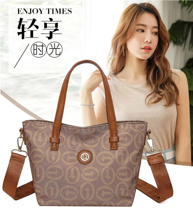 

Women's Large-Capacity Commuter Tote 2025 - New Fashionable Retro Style, High-Value & Versatile, Shoulder/Handheld