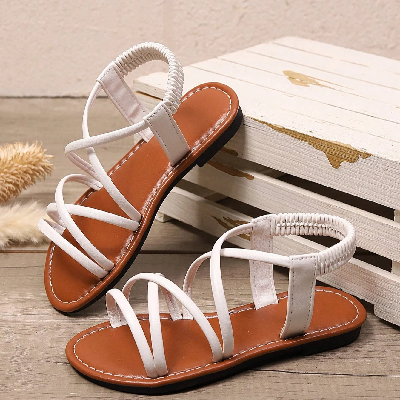 Mädchen Sandalen mit Kreuzriemen aus Leder 2026 Neue Sommer Kinder Barfuß Strandsandalen Rutschfest Einfach Klassisch für Party und Hochzeit – Detail 5
