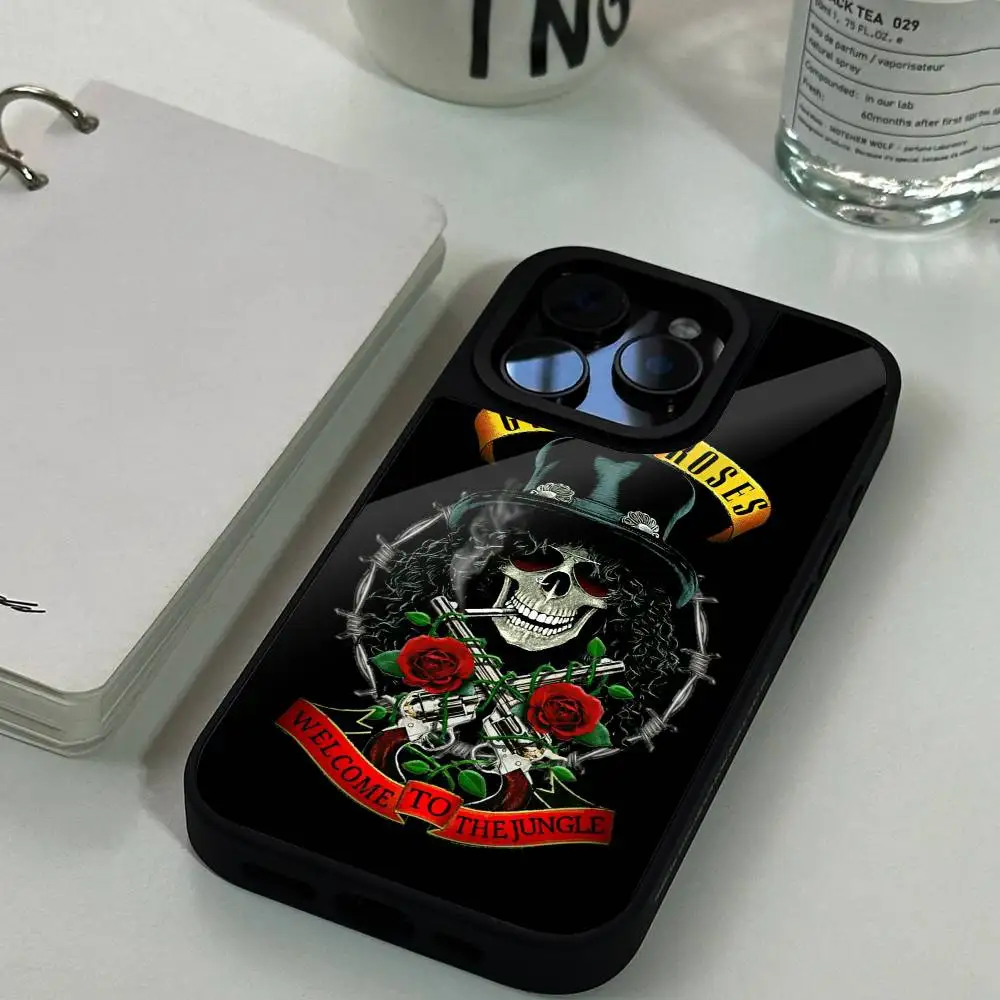 حافظة هاتف G-Guns N A-Axl Rose Roses لهاتف iPhone17,16,15,14,13 Plus، Pro Max Magnetic للشحن اللاسلكي Magsafe