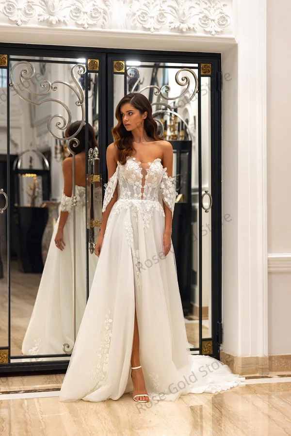 Abiti da sposa personalizzati Una linea con spalle scoperte Abiti da gala Tulle Abiti da sposa con applicazioni di pizzo Spacco frontale Robes de mariée