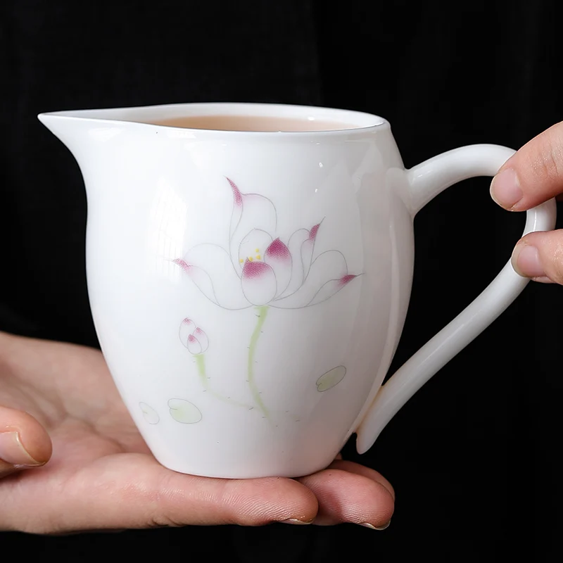 

High-End Gongfu Tea Set Yulan Jade Cerc Tea Pouring Cup Inteated Public Cup Filter Net Tea Sea orm Cup White Porcelain