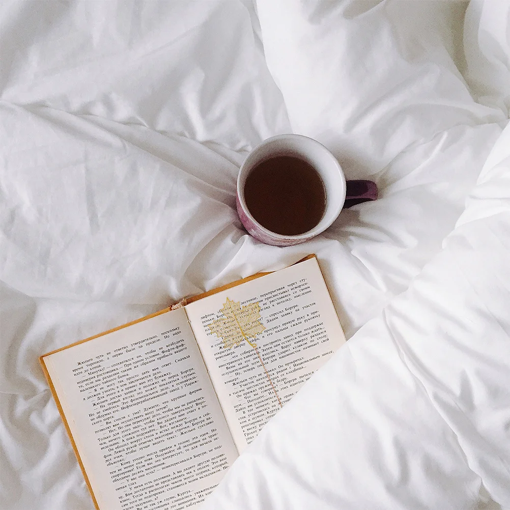 

4Pcs Hollow Leaf Bookmarks Creative Hollow-Out Design Chic Decorative Page Markers for Library Reading Office Home Student