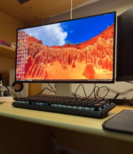 27 Inch 5K LCD Monitor Type-C Thunderbolt IPS Display 60Hz Glossy Screen Aluminum G27XSE