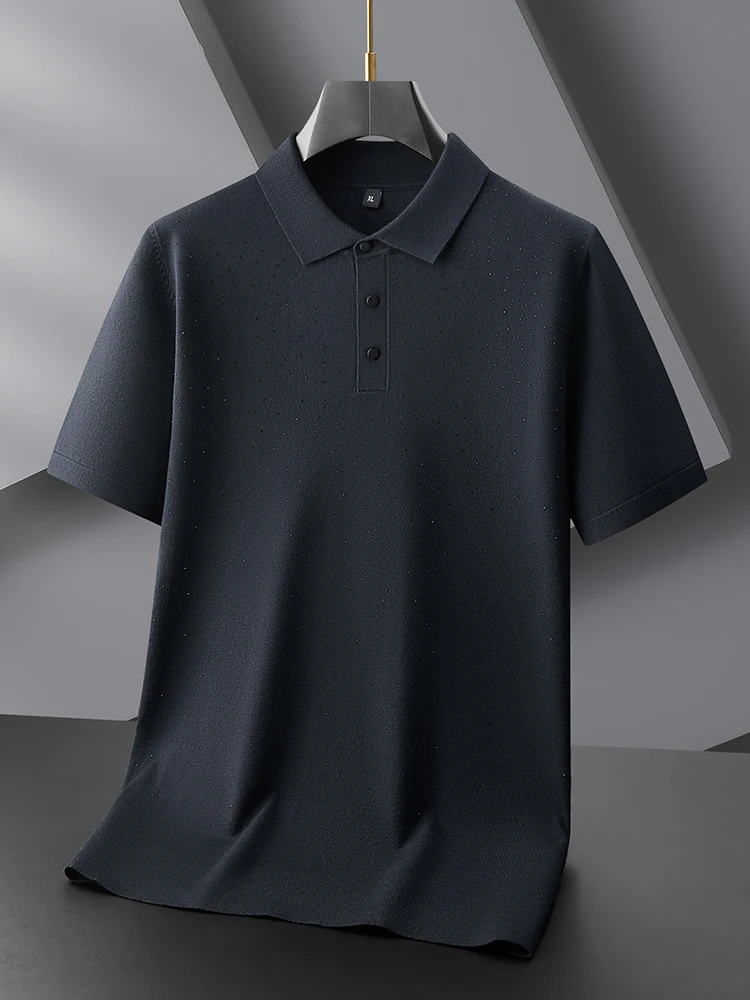 

Faionable Polka Dot Knitted irt for Men with Diamond Embelliment f Sve Turn-down Collar Casual Wear