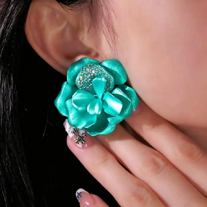 Bellux Copper Material Vintage Blue Green Flower Stud Earrings for Women Exaggerated 3D Floral CZ Earrings Fashion Party Jewelry