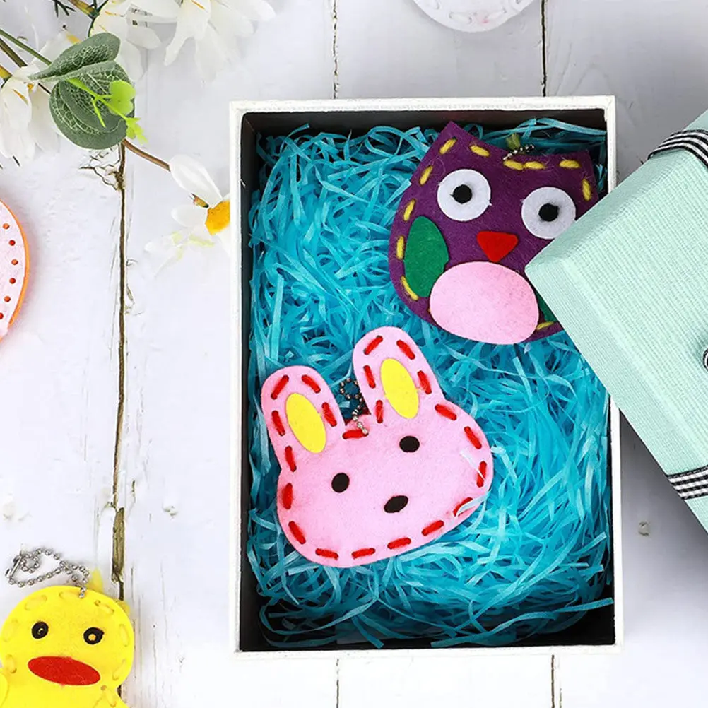 8Pcs Children DIY Animal Pendant Making Kit Non-Woven Fabric Hands-on Craft Set for Schoolbag Handbag Bag Decoration Birthday