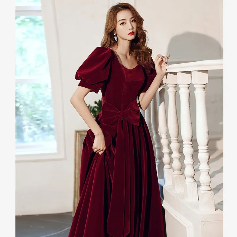 

New wine red simple high-waisted wedding dress for toasting