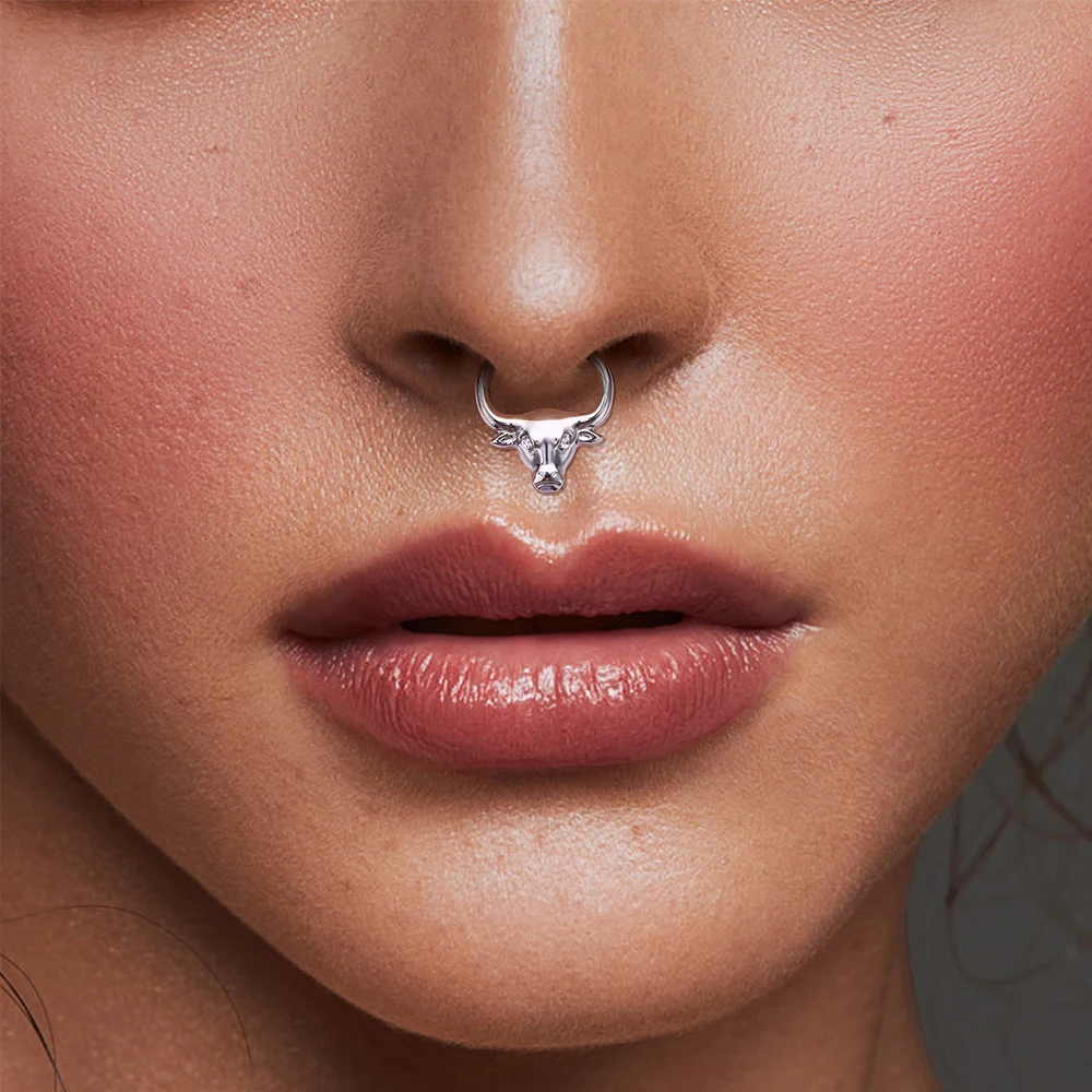 G23 Titanium Bull Head Design Piercing Septum Nose Ring Hoops 16G CZ Ear Cartilage Tragus Helix Earrings Men Women Body Jewelry