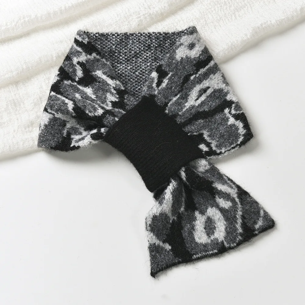 겨울 새로운 표범 인쇄 게으른 크로스 울 니트 작은 스카프 여성 패션 유럽과 미국의 짧은 따뜻한 작은 스카프