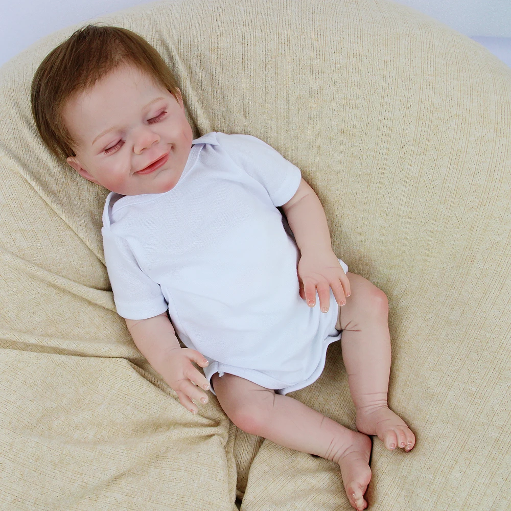 18インチのビニール製リボーンベビードールおもちゃ、眠っている笑顔の表情、白いパジャマ、完全に可動、子供のふり遊びに最適