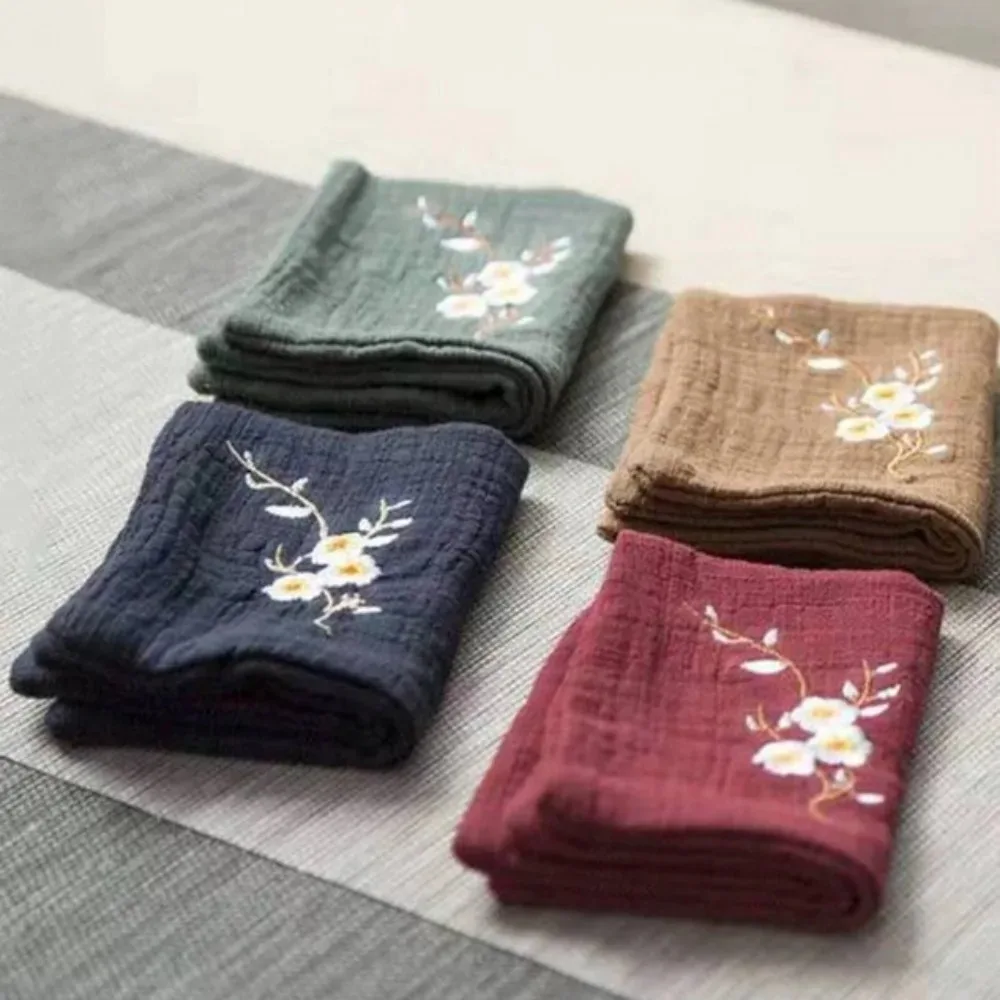 Chinese Style Plum Blossom Embroidered Tea Towel 29x29CM Absorbent Cotton Linen Cloth for Gongfu Tea Ceremony