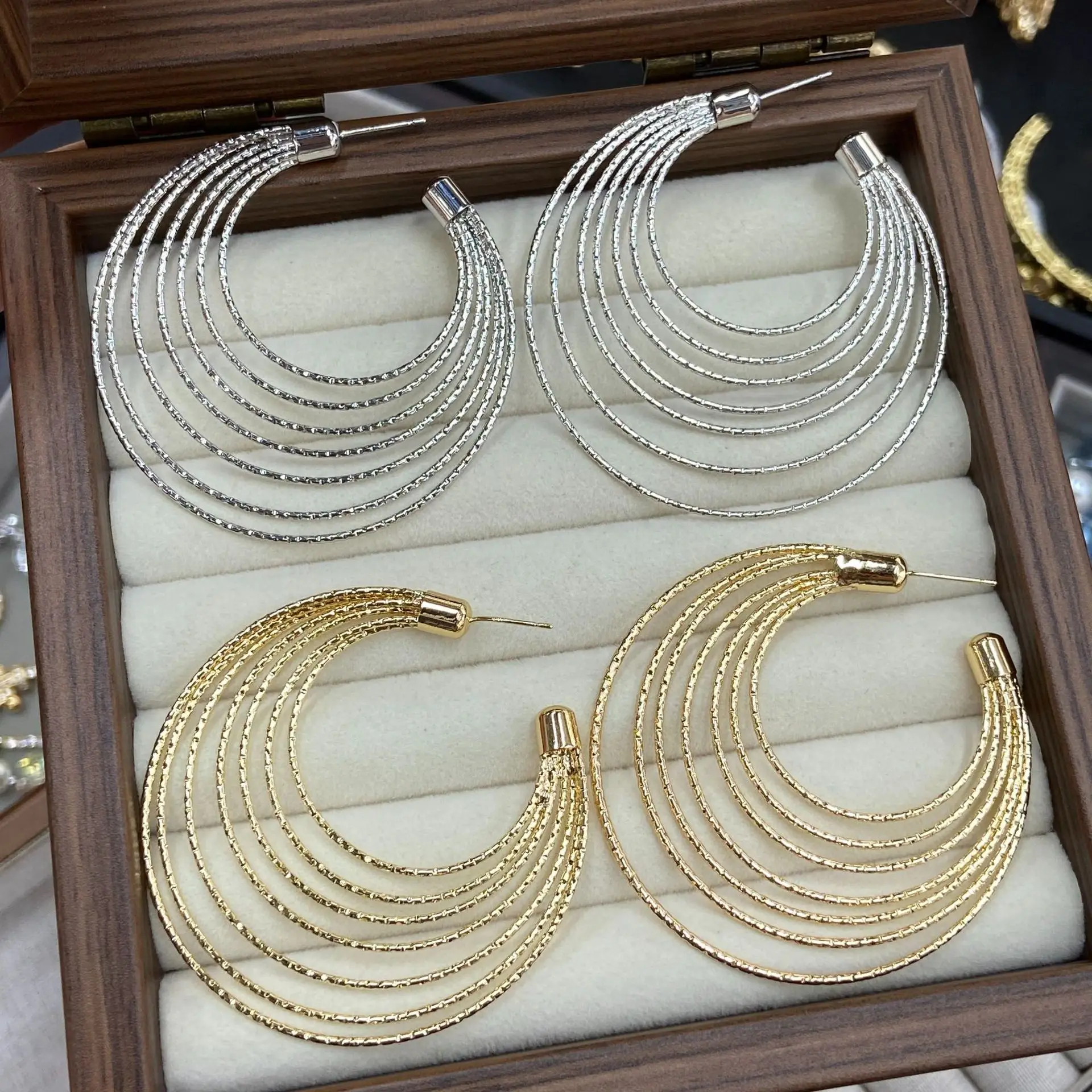 Multi-Layer C Shape Hoop Earrings Geometric Metal Texture Open Circle Stud Earrings Elegant Versatile Women Jewelry