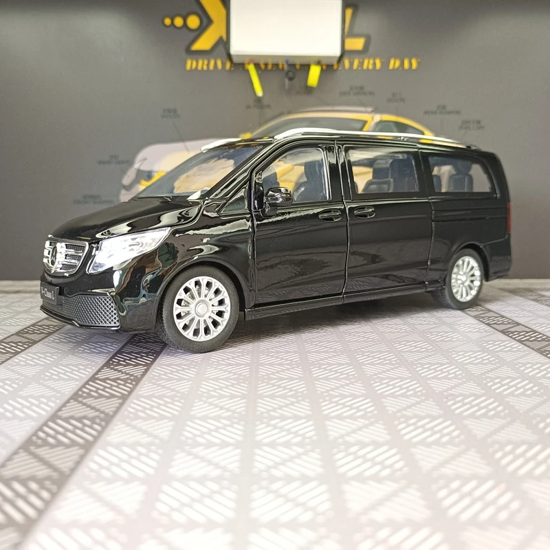 1-24スケールのシミュレーションモデル、メルセデス・ベンツv260l。両側のドアは開閉可能で、細部まで精巧に作り込まれています。