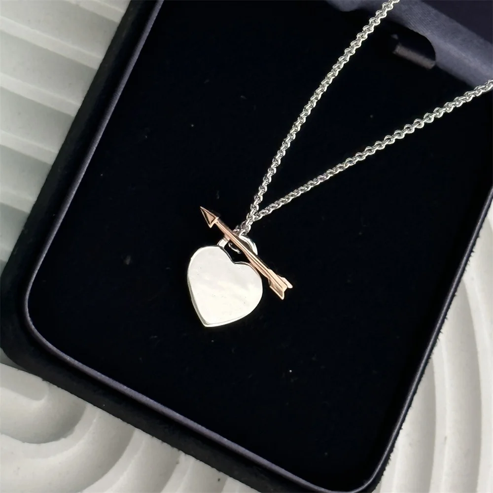 

A Heart Piercing Love Pendant Necklace With One Arrow Unique Design Sweet Cool Wind Necklace 2024 New Necklace