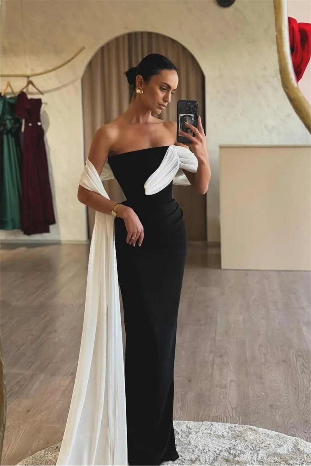 Mila White Shawl Prom Dresses Black Skinny Strapless Customized Formal Evening Floor-Length Sleeveless vestidos de fiesta 2025