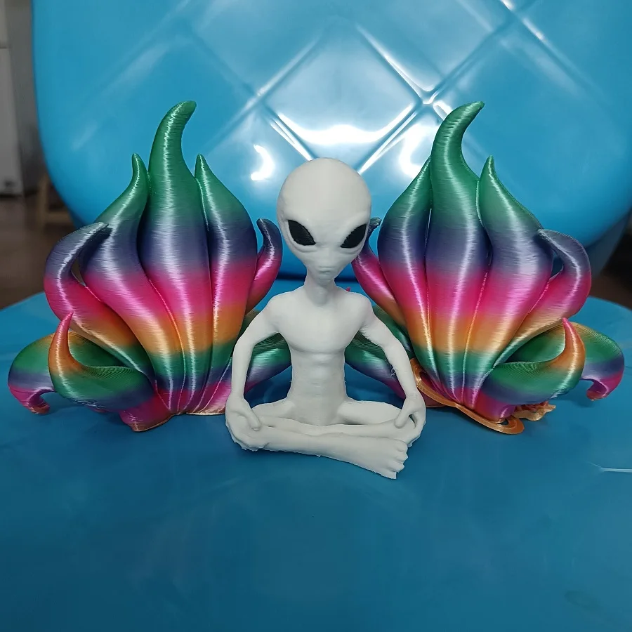 Sitting Upright on the Handsome Alien Statue, 3D-Printed Bookshelf Decoration, Back-to-School Season, Halloween, Christmas Gifts
