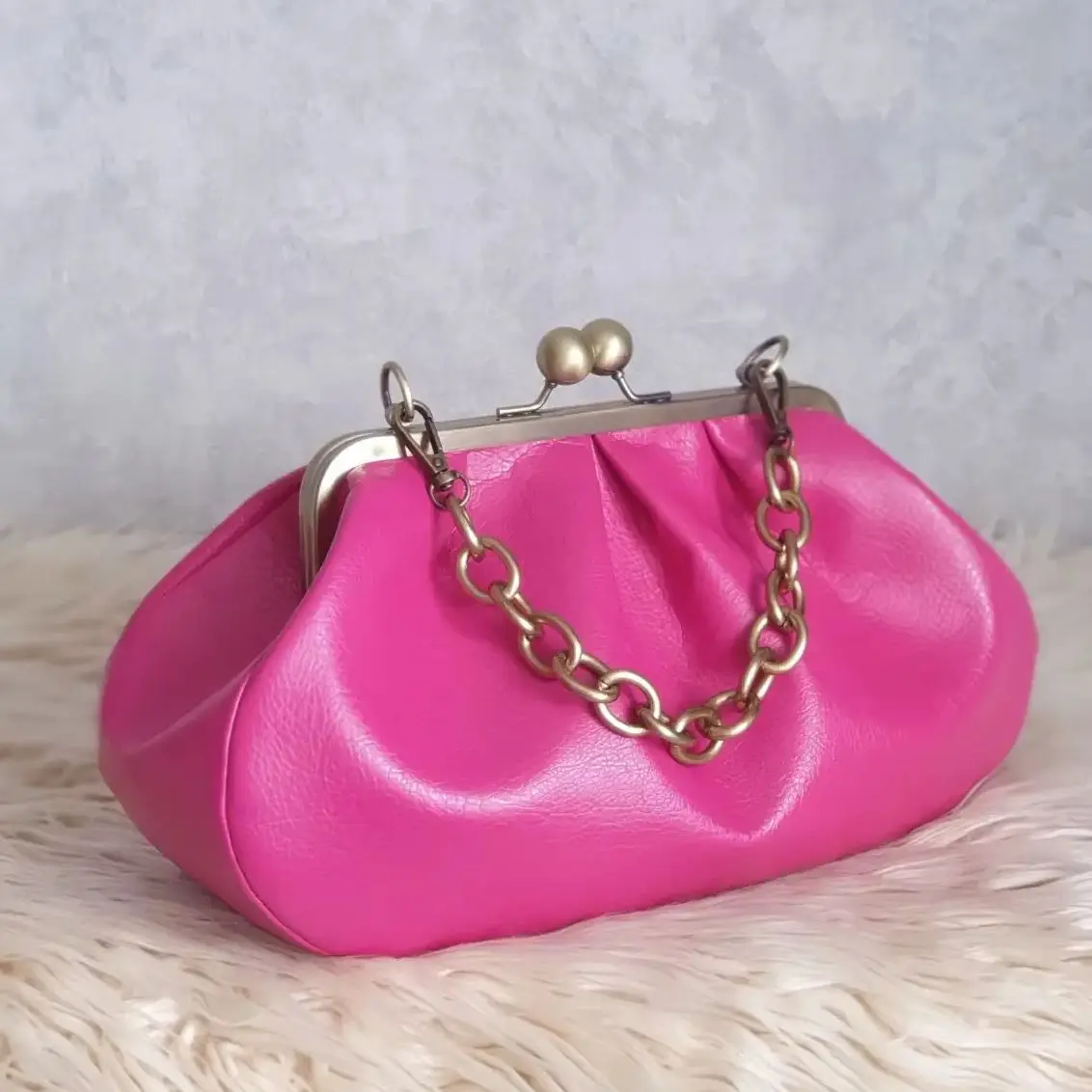 Lost in Vintage Bag Metal Frame Clip Clac Clutchbag with Antique Kiss Lock Hasp Smooth Leather Pasticcino Bag 35x20x10cm