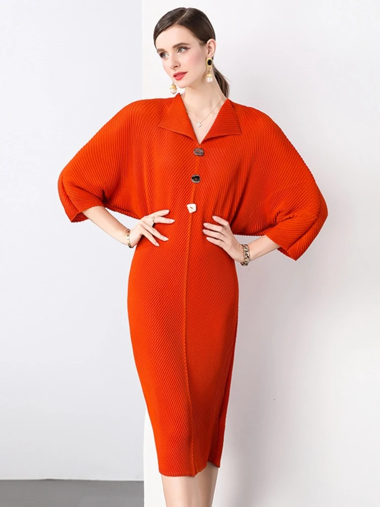 

Плиссированное платье Miyake с v-образным вырезом, новинка лета 2025, свободная свободная юбка средней и длинной длины с рукавами семи четвертей, женская одежда