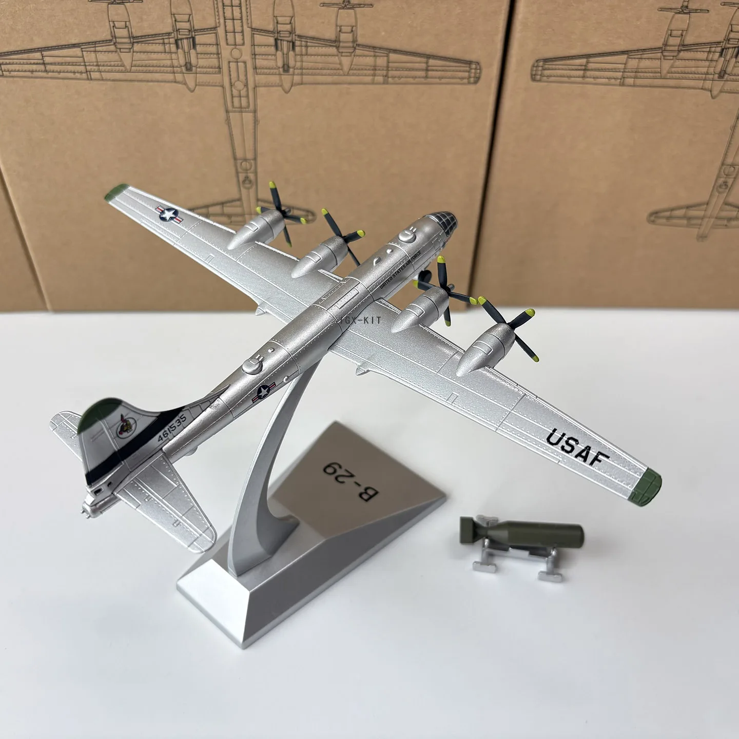 Immagine 4: Pressofuso in scala 1:200 US B-29 Fortezza aerotrasportata B29 Bomber pesante in lega rifinita modello di volo statico decorazione display ornamento