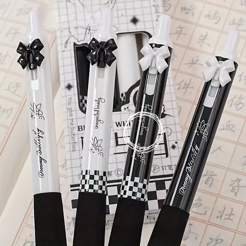 4 Stück niedliche, einziehbare Stifte, Cartoon-Gelstifte, Stifte mit weichem Griff, 0,5-mm-Stift mit schwarzer Tinte, ästhetische Stifte, Kawaii-Büro- und Schulstifte – Detail 5