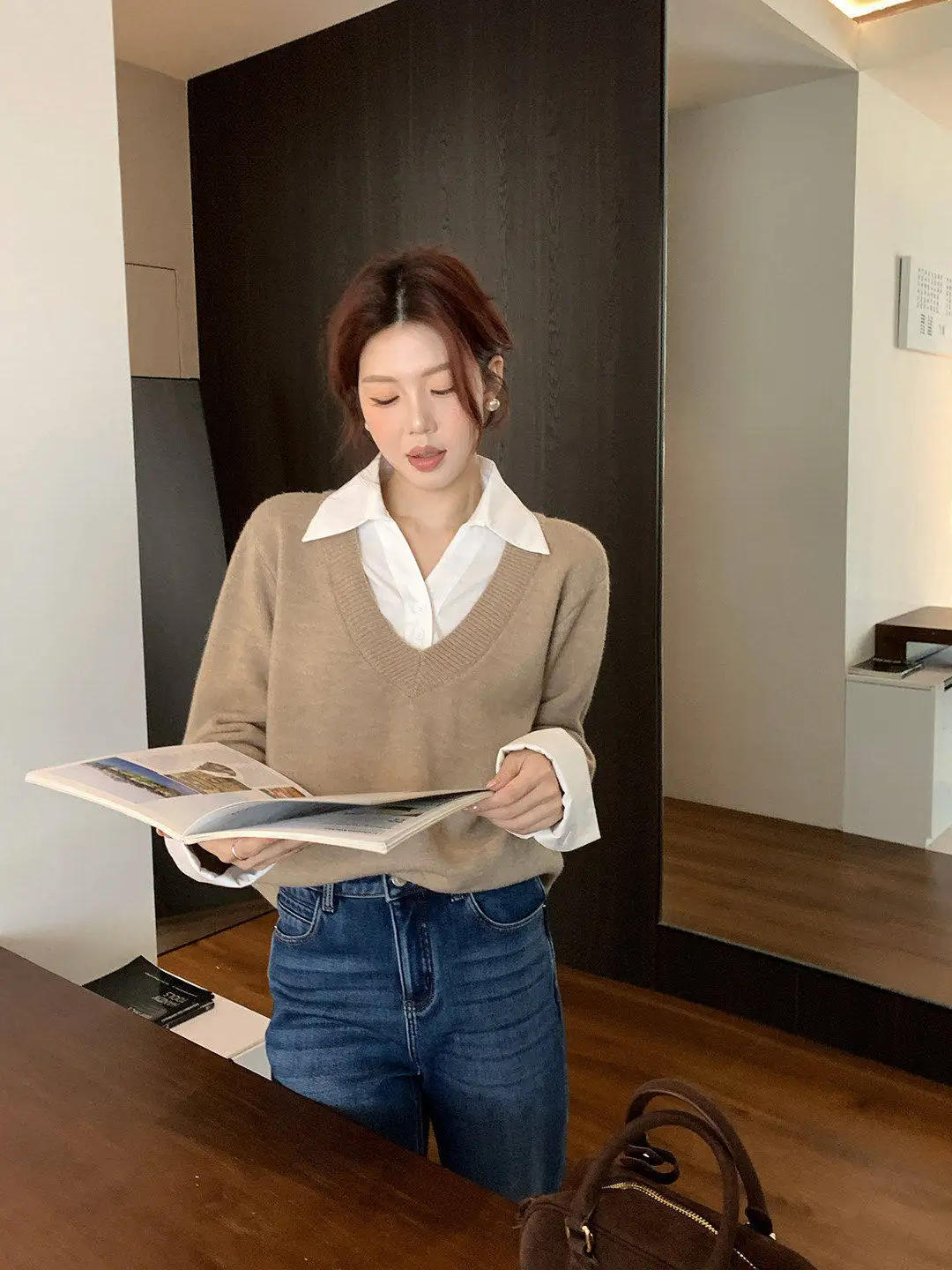 

V-Ne Splice Knitted Sweater Simple Maturi Women's Spring Light Base irt Super Beautiful Commute Sle Korean Version