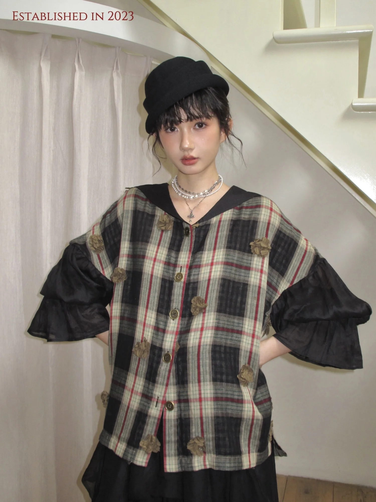 

Женская льняная рубашка KIM Classic Dir с длинным рукавом, свободного кроя, с цветочным пэчворком ручной работы и темно-синим воротником, осенняя коллекция