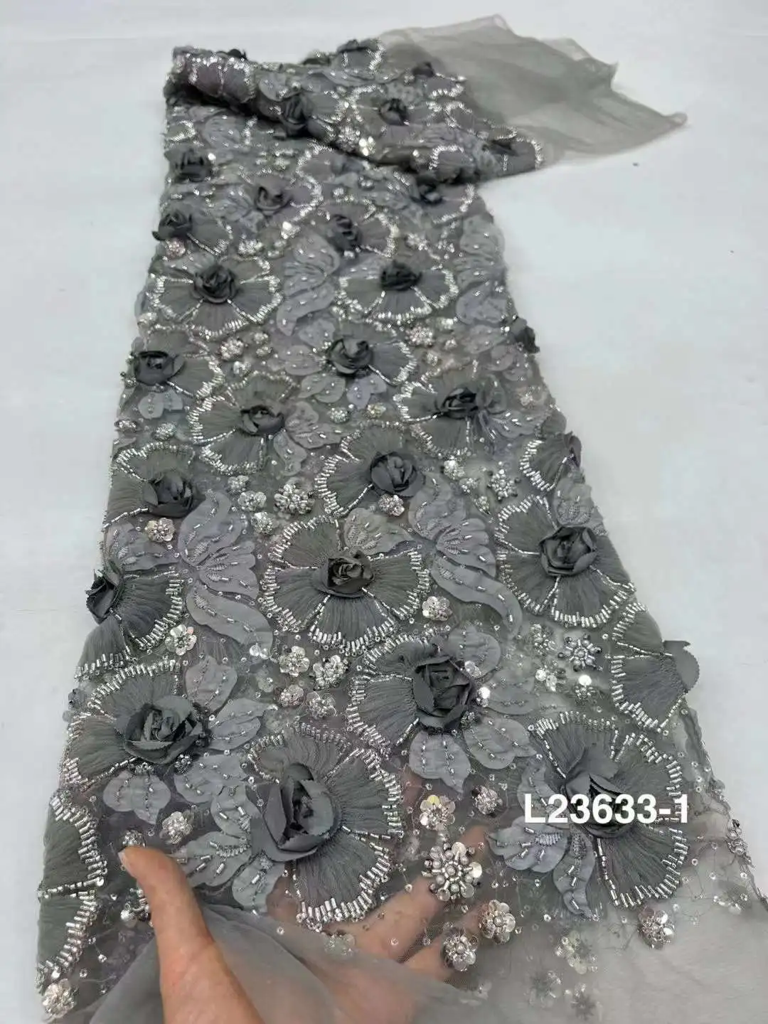 Latest High Quality Elegant Embroidery 3D Flower Lace Fabric African Nigeria Beaded Fabric Wedding Dress