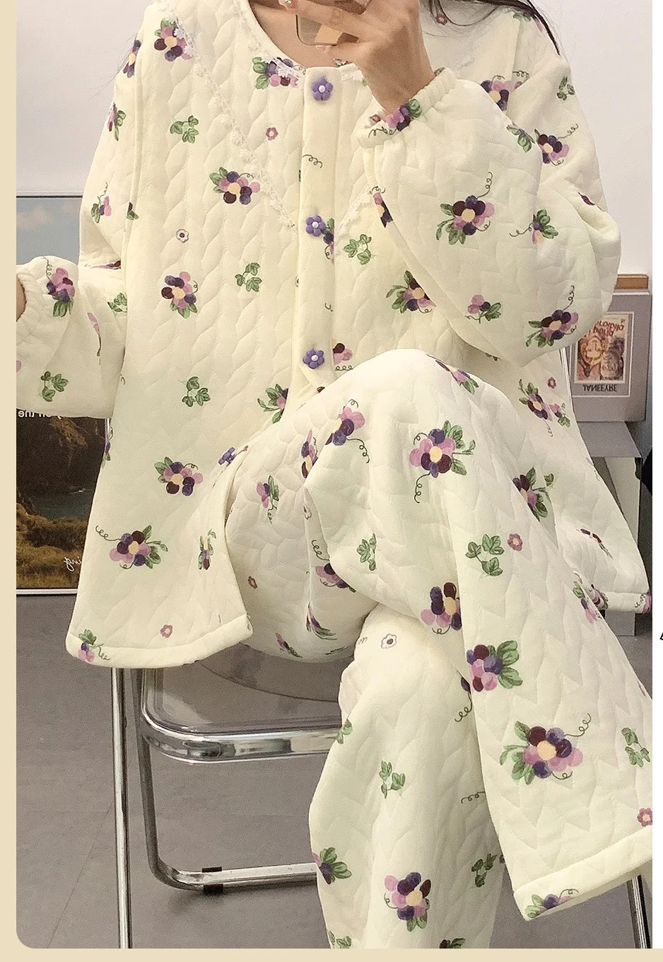 

Пижамный комплект из бамбука для женщин, бирюзовый, всесезонный, с коротким рукавом, V-образным вырезом и шортами-бермудами, натуральный, дышащий, влагоотводящий