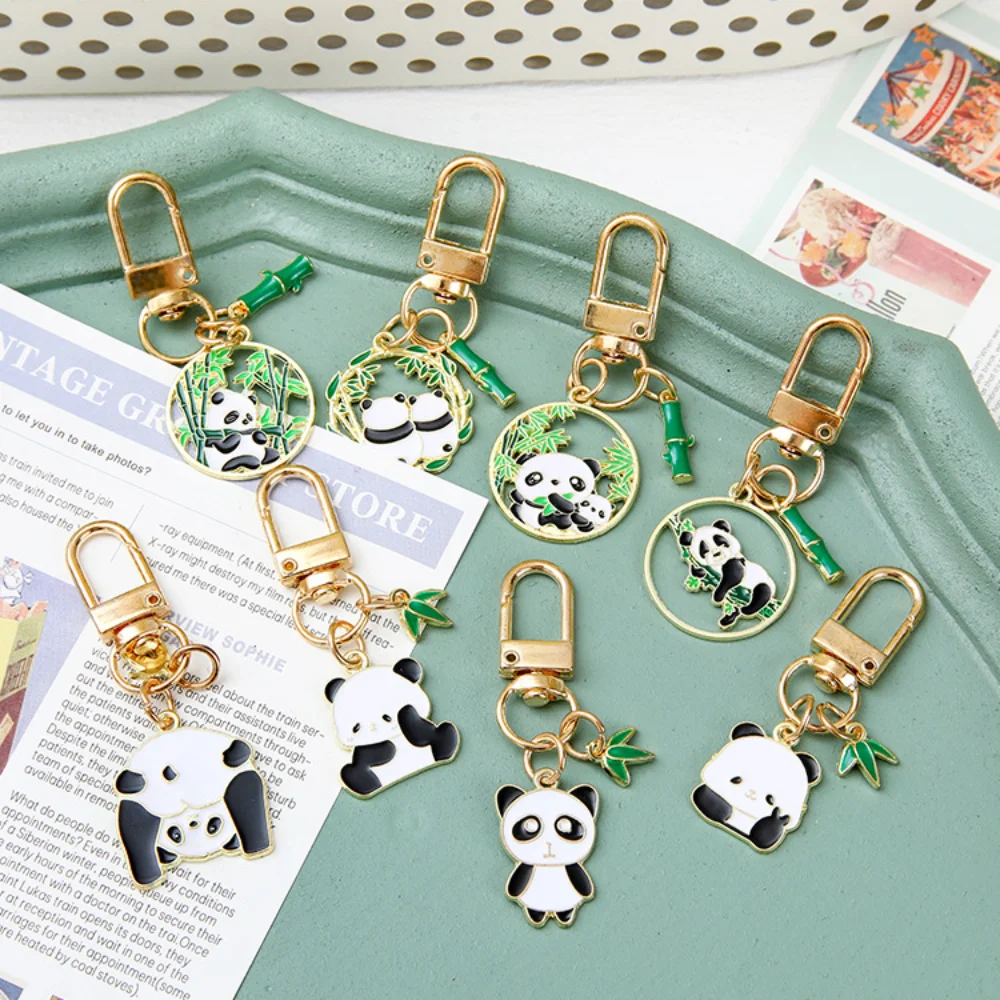 سلاسل مفاتيح باندا حيوانات كرتونية لطيفة ، سلسلة مفاتيح على شكل حقيبة ظهر على الطراز الصيني ، قلادة مزججة متدلية ، ديكورات حقيبة معدنية ، حلقة مفاتيح