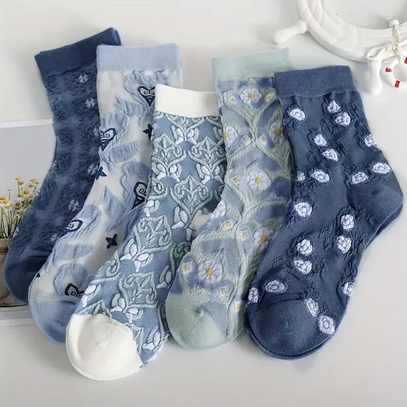 

5 Pairs of High-Value Blue Three-Dimensional Relief Flower Design Women's Mid Tube Socks Soft and Comfortable Casual Socks