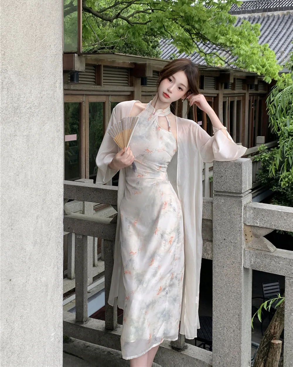 

2023 Beige Hollow Out Cheongsam Dress Set Fashion-look Slim Elegant Sexy Backless Dresses Sleeveless Vintage Qipao with Shawl