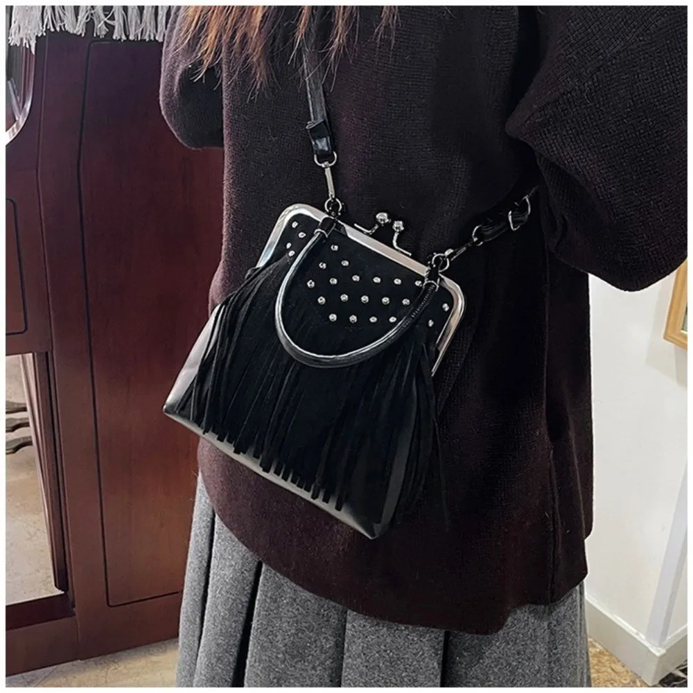 Elegante Nieten-Umhängetasche mit Quasten, vielseitige Schultertasche, lässige Handtasche für Damen – Detail 7