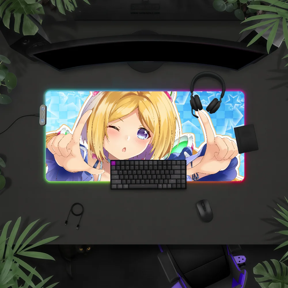 Singer Aki R-Rosent…