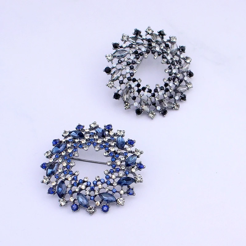 TANGTANG Wreath Round Brooch Black Gunmetal Plated Rhinestone Brooch Pin Navy Blue/Grey Glass Stone Inlaid Crystal Brooches New