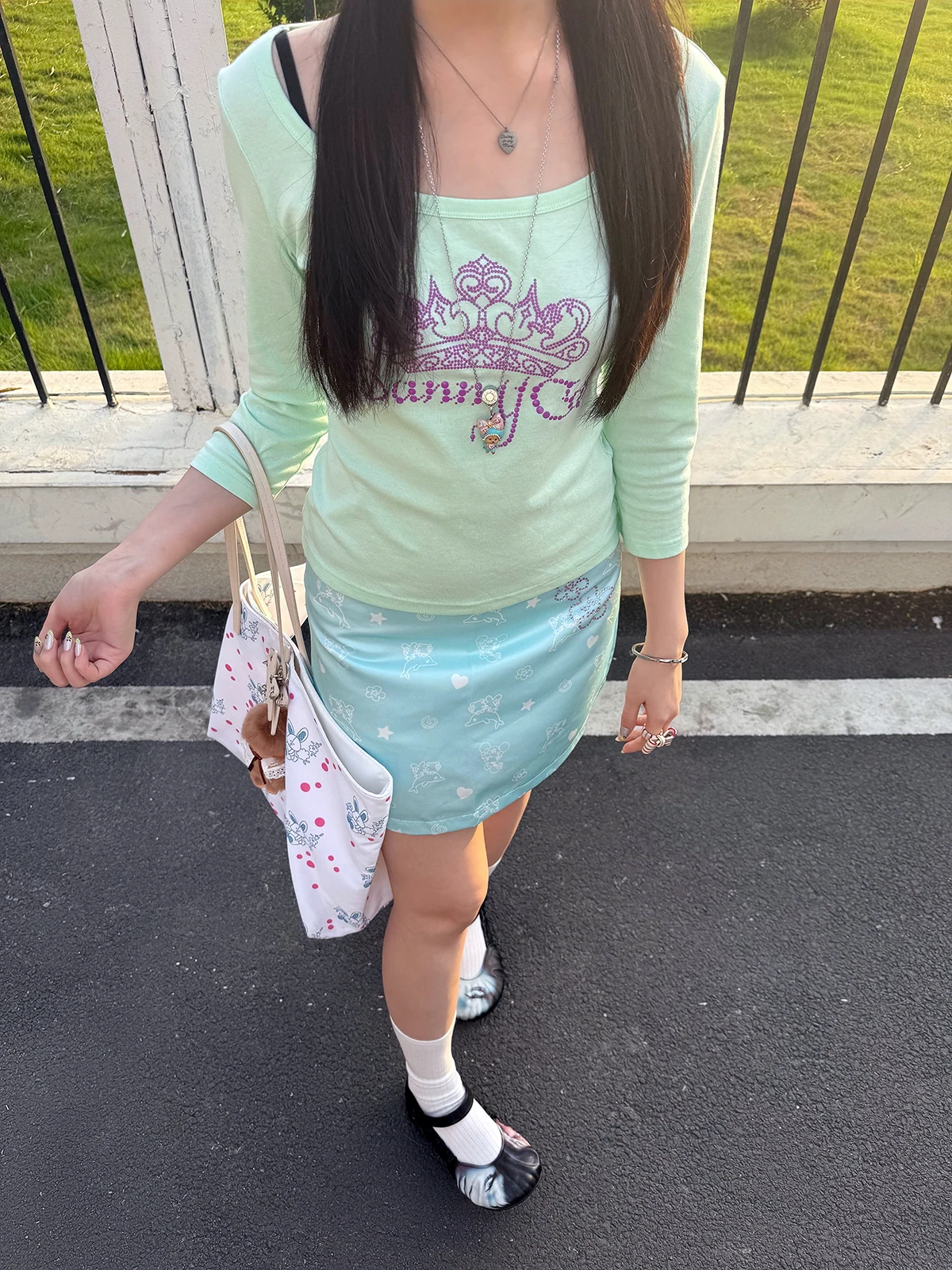 Sakura Summer Vintage Mint Green Crown Heat Pressed T-Shirt Women's Slim Fit Short Sleeve round Neck Casual Style Cotton Blend