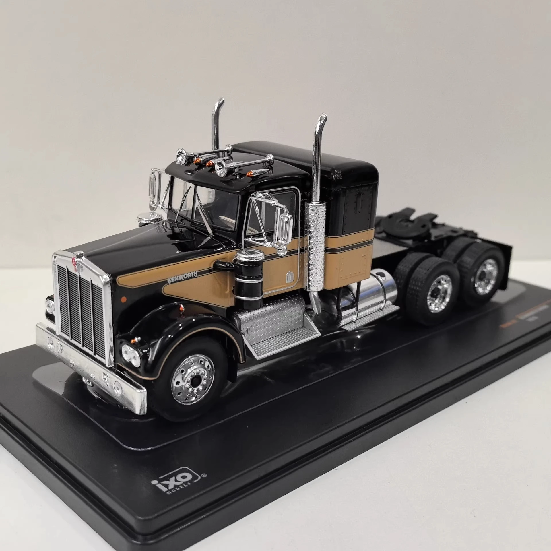 Diecast IXO 1/43 escala KENWORTH W900 1976 Kenworth American Pig's Beak Truck coche en miniatura de aleación