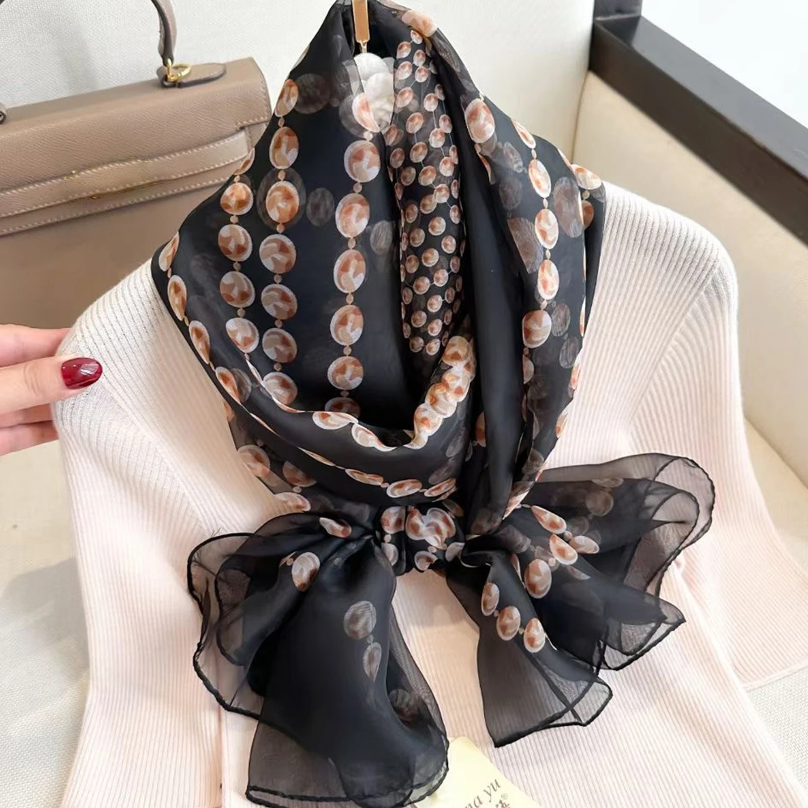 185 * 130cm Luxury Print Shawl The Four Seasons Silk Scarf Women's Fashion Style Muslim Headcloth New Outdoor Sunscreen Bandanna