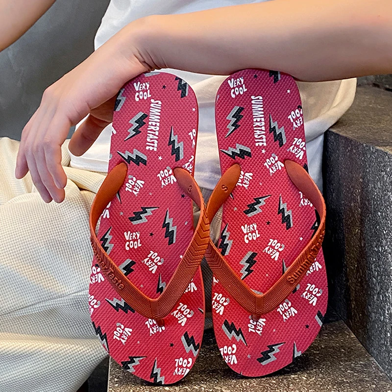 

Новые шлепанцы-сандалии для мужчин: летние, нескользящие, для улицы, повседневные, легкие, пляжные, домашние тапочки, студенческие слайды