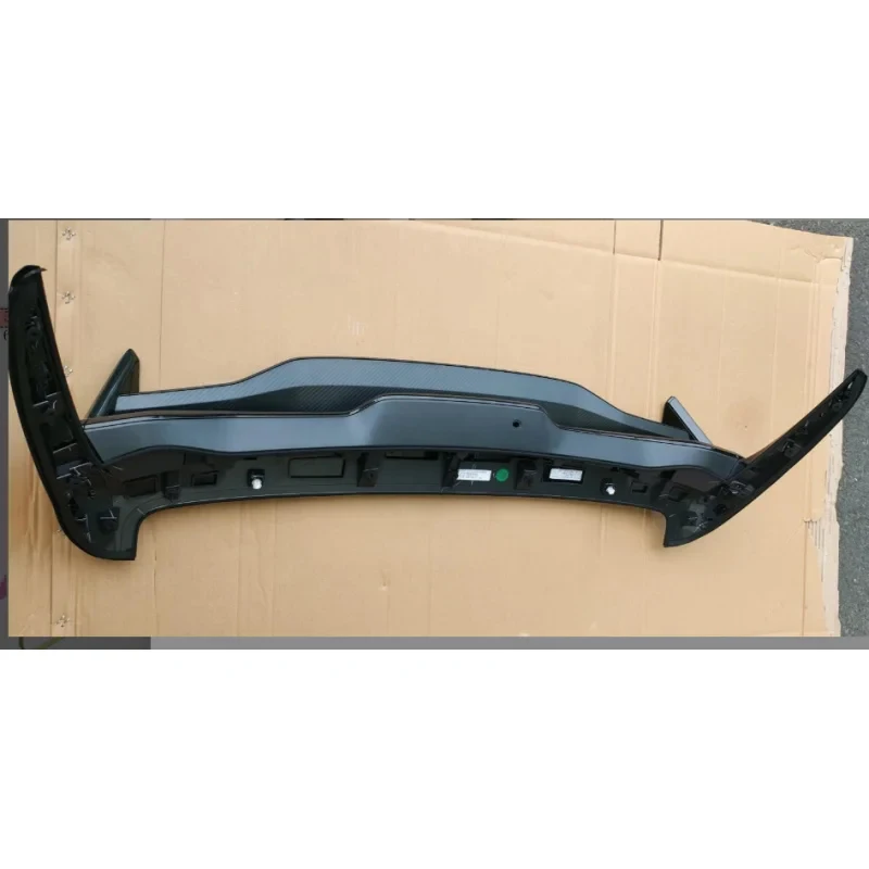 

Gloss Modified Rear Door Tail Spoiler Wing