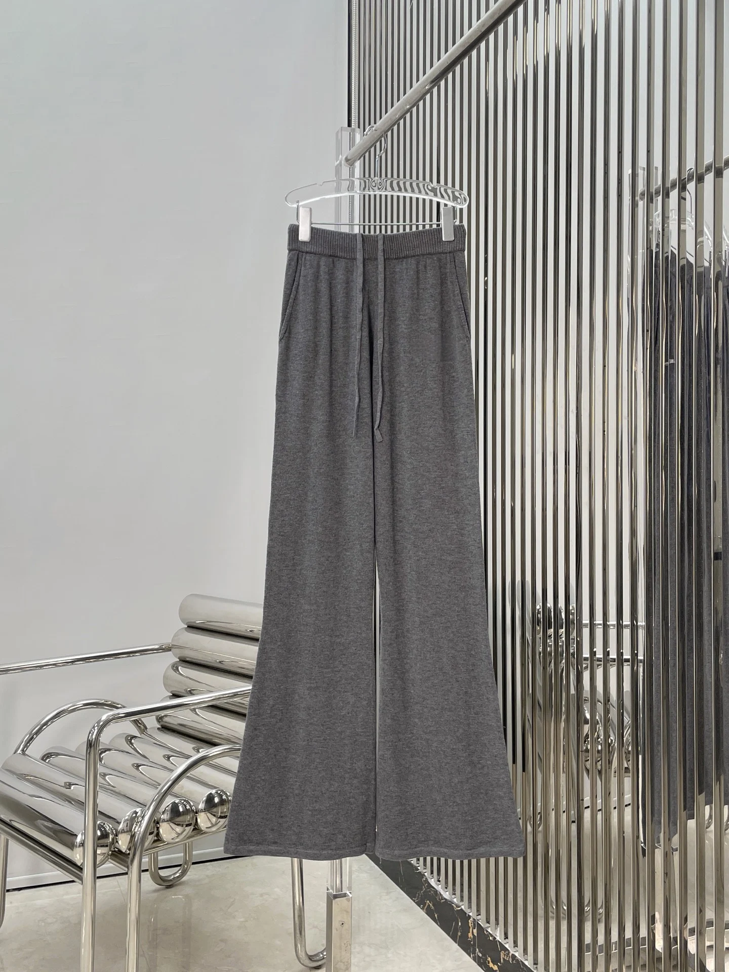 

Повседневные вязаные расклешенные брюки с эластичным поясом и шнурком, универсальные, модные, стройнящие, длинные женские брюки с широкими штанинами