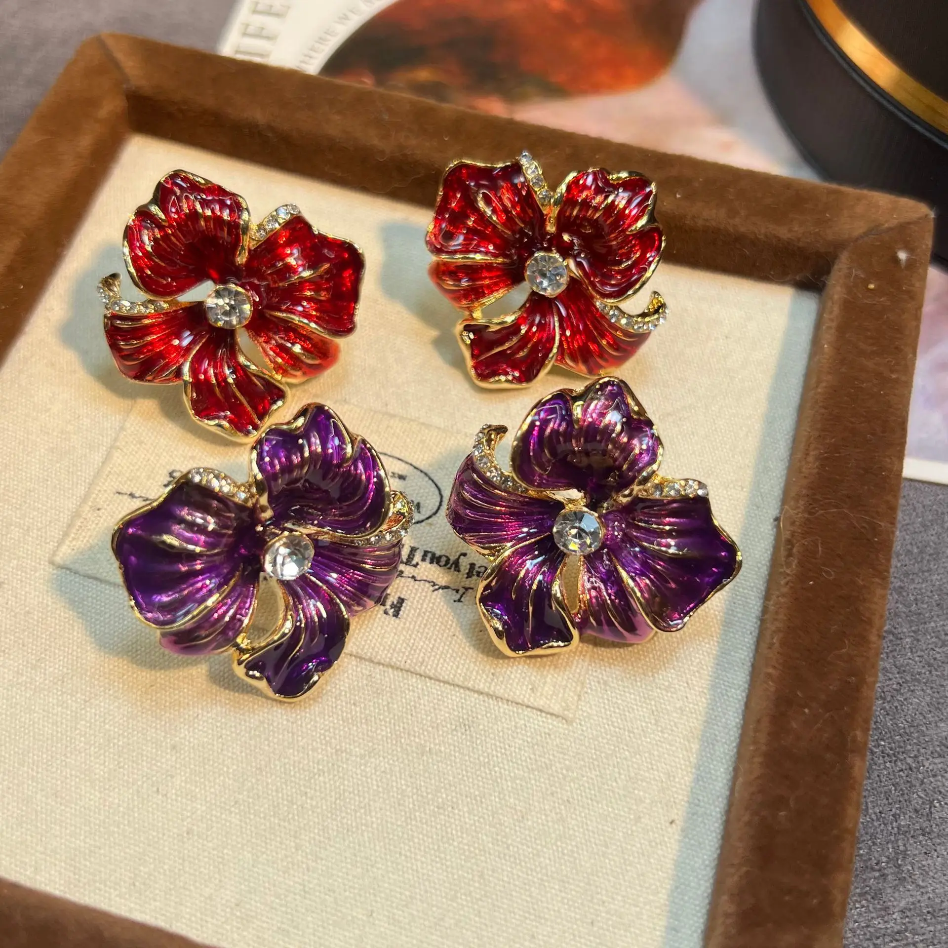 18K new enamel three-dimensional flower earrings, violet exquisite niche design sense, cross-border hot-selling 18K stud earring